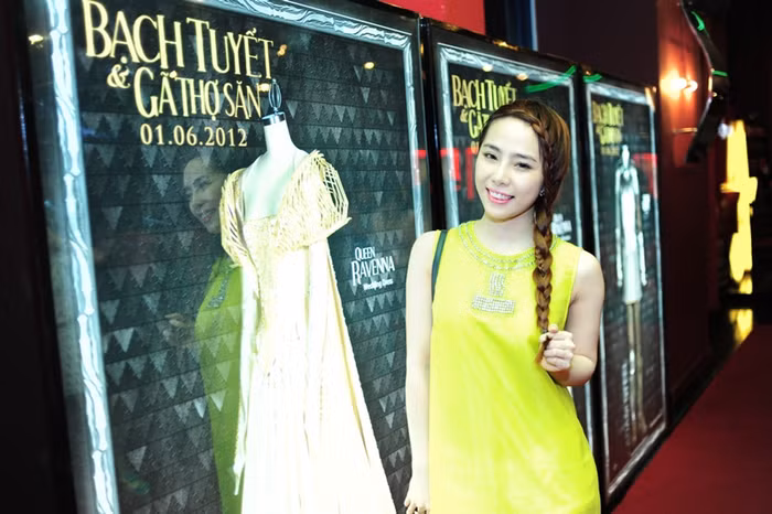 Quỳnh Nga khoe tóc tết rất xì tin.