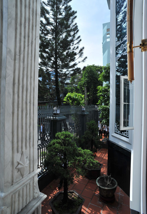 Nhưng vì do hoàn cảnh gia đình, con đường âm nhạc của Trang Nhung đã trải qua rất nhiều thăng trầm của cuộc sống. Đến giờ, Trang Nhung chủ yếu dành phần lớn thời gian cho gia đình nhỏ của mình.