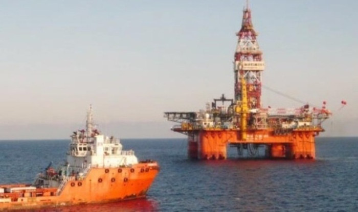 Giàn khoan Hải Dương 981 của Trung Quốc hạ đặt trái phép trên vùng biển Việt Nam. Giàn khoan Hải Dương 981 của Trung Quốc hạ đặt trái phép trên vùng biển Việt Nam.