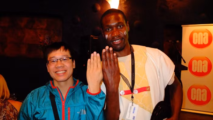 Ảnh Đỗ Doãn Hoàng chụp với các đồng nghiệp Nam Phi ở JOHANNASBURG Ảnh Đỗ Doãn Hoàng chụp với các đồng nghiệp Nam Phi ở JOHANNASBURG