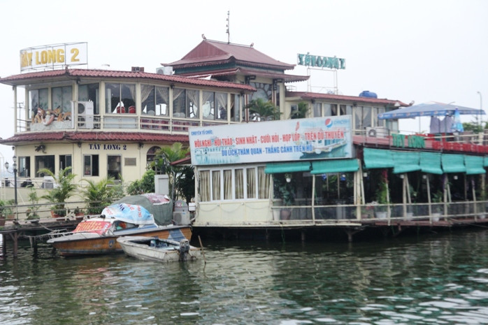 Sẽ rất nguy hiểm cho khách khi đang ăn uống, vui chơi mà gặp phải dông bão Sẽ rất nguy hiểm cho khách khi đang ăn uống, vui chơi mà gặp phải dông bão