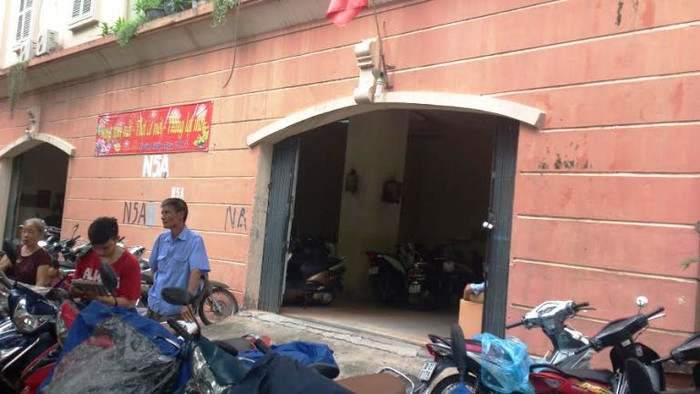 Khu nhà N5A, nơi xảy ra sự việc một bảo vệ rơi từ tầng 7 xuống vì thang máy trục trặc Khu nhà N5A, nơi xảy ra sự việc một bảo vệ rơi từ tầng 7 xuống vì thang máy trục trặc