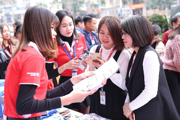 Không chỉ tiện lợi, nhanh gọn mà thanh toán bằng mã QR còn khá an toàn với 2 lớp bảo mật. Không chỉ tiện lợi, nhanh gọn mà thanh toán bằng mã QR còn khá an toàn với 2 lớp bảo mật.