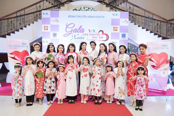 Những hoa hậu, người mẫu, ca sĩ và nhiều người nổi tiếng khác tham gia làm khách mời của chương trình. Những hoa hậu, người mẫu, ca sĩ và nhiều người nổi tiếng khác tham gia làm khách mời của chương trình.