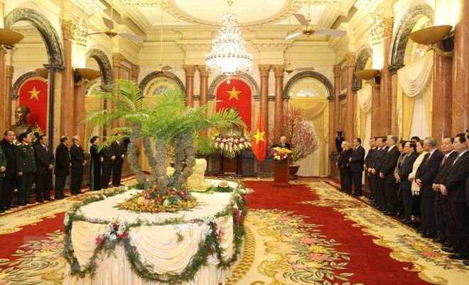 Tổng Bí thư Nguyễn Phú Trọng chúc Tết các đồng chí lãnh đạo và nguyên lãnh đạo Đảng, Nhà nước, Mặt trận Tổ quốc Việt Nam. (Ảnh: Phương Hoa/TTXVN) Tổng Bí thư Nguyễn Phú Trọng chúc Tết các đồng chí lãnh đạo và nguyên lãnh đạo Đảng, Nhà nước, Mặt trận Tổ quốc Việt Nam. (Ảnh: Phương Hoa/TTXVN)