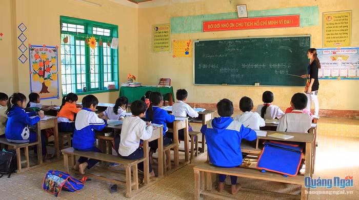 Không khí đón Tết không còn ảnh hưởng nhiều đến việc học của học sinh nữa. (Ảnh minh họa: Baoquangngai.vn)