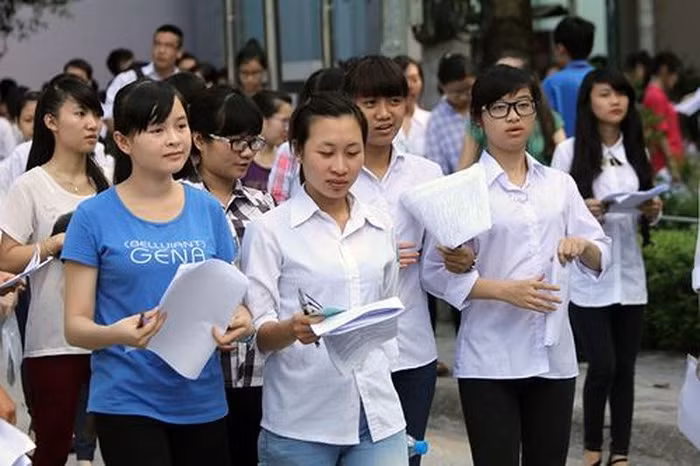 Kỳ thi trung học phổ thông quốc gia đang đến gần, cả giảm thị và thí sinh cần lưu ý thật kỹ về quy chế thi. (Ảnh: Xuân Trung)