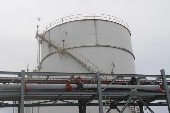 Một phần nhà máy Nhiên liệu sinh học Dung Quất. Một phần nhà máy Nhiên liệu sinh học Dung Quất.