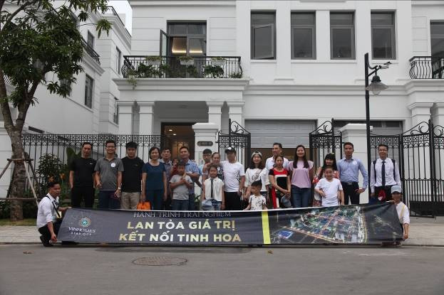 Hình ảnh tham quan tại Khu đô thị sinh thái Vinhomes Riverside, Hà Nội Hình ảnh tham quan tại Khu đô thị sinh thái Vinhomes Riverside, Hà Nội