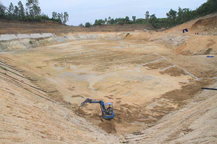 Hồ cigar đang được hoàn thiện. Hồ cigar đang được hoàn thiện.