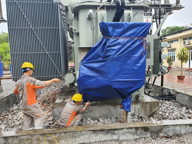 Công Ty điện lực Thanh Hóa tích cực chuẩn bị công tác phòng chống bão số 2. Ảnh: Điện lực Thanh Hóa. Công Ty điện lực Thanh Hóa tích cực chuẩn bị công tác phòng chống bão số 2. Ảnh: Điện lực Thanh Hóa.