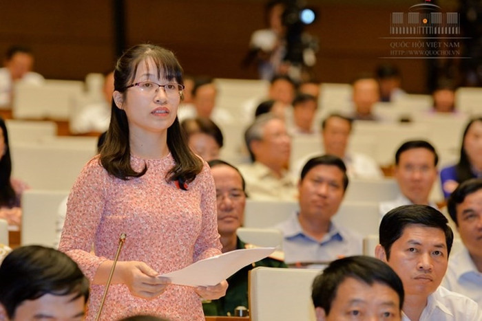 Đại biểu Quốc hội tán thành nâng chuẩn trình độ đào tạo giáo viên tuy nhiên cần có lộ trình cụ thể (Ảnh:quochoi.vn)