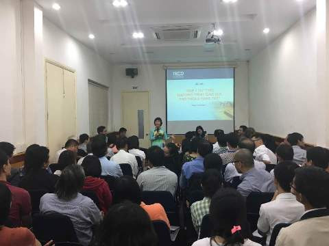Buổi tọa đàm góp ý về dự thảo Chương trình giáo dục phổ thông tổng thể tổ chức ngày 12/5 (ảnh: P.L) Buổi tọa đàm góp ý về dự thảo Chương trình giáo dục phổ thông tổng thể tổ chức ngày 12/5 (ảnh: P.L)