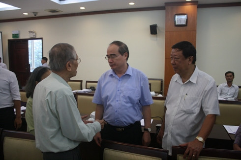 Bí thư Nguyễn Thiện Nhân: Đô thị thông minh thì người dân cũng phải thông minh (ảnh: P.L) Bí thư Nguyễn Thiện Nhân: Đô thị thông minh thì người dân cũng phải thông minh (ảnh: P.L)