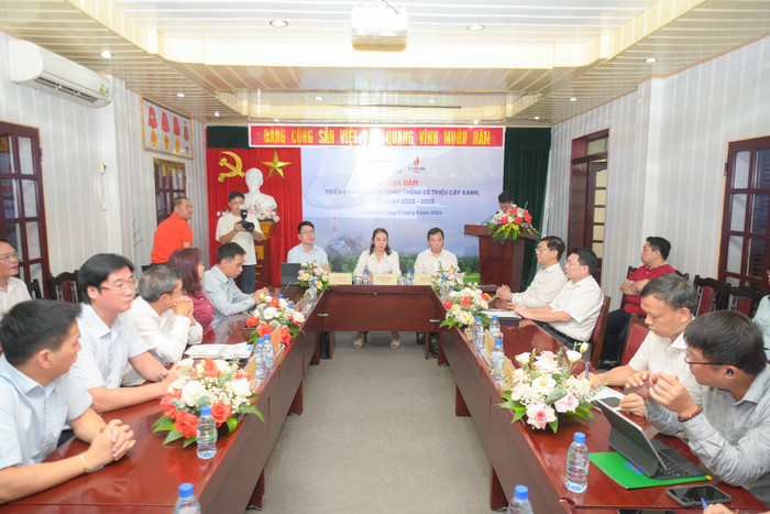 Toàn cảnh buổi tọa đàm. Ảnh 1-2.jpg
