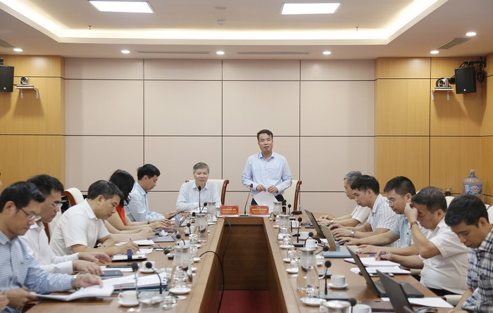 Tổng Giám đốc Bảo hiểm xã hội Việt Nam Nguyễn Thế Mạnh chủ trì Hội nghị. Tổng Giám đốc Bảo hiểm xã hội Việt Nam Nguyễn Thế Mạnh chủ trì Hội nghị.