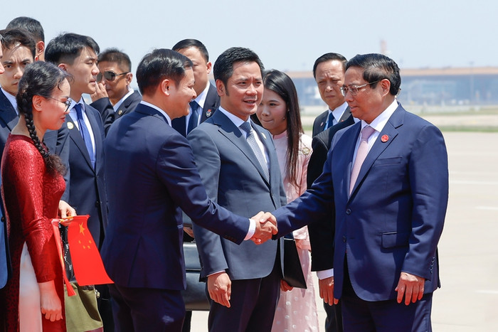 Chuyến công tác dự WEF Đại Liên 2024 và làm việc tại Trung Quốc của Thủ tướng Phạm Minh Chính là dịp để lãnh đạo cấp cao hai nước đi sâu thảo luận những biện pháp cụ thể nhằm tiếp tục triển khai hiệu quả nhận thức chung đạt được giữa lãnh đạo cấp cao nhất của hai Đảng, hai nước. Ảnh: VGP/Nhật Bắc Chuyến công tác dự WEF Đại Liên 2024 và làm việc tại Trung Quốc của Thủ tướng Phạm Minh Chính là dịp để lãnh đạo cấp cao hai nước đi sâu thảo luận những biện pháp cụ thể nhằm tiếp tục triển khai hiệu quả nhận thức chung đạt được giữa lãnh đạo cấp cao nhất của hai Đảng, hai nước. Ảnh: VGP/Nhật Bắc