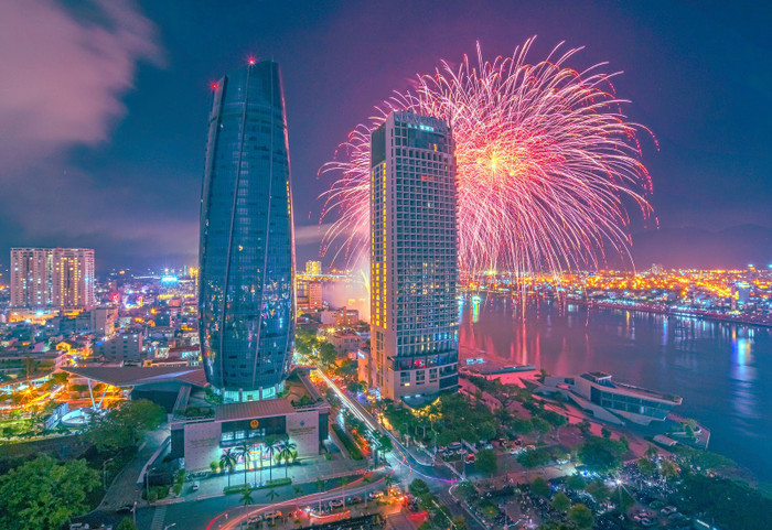 Khách sạn Novotel Danang Premier Han River là điểm ngắm pháo hoa được du khách yêu thích. Khách sạn Novotel Danang Premier Han River là điểm ngắm pháo hoa được du khách yêu thích.