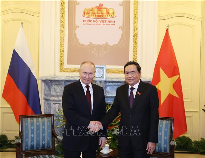 Chủ tịch Quốc hội Trần Thanh Mẫn hội kiến Tổng thống LB Nga Vladimir Putin. Ảnh: Thống Nhất/TTXVN Chủ tịch Quốc hội Trần Thanh Mẫn hội kiến Tổng thống LB Nga Vladimir Putin. Ảnh: Thống Nhất/TTXVN