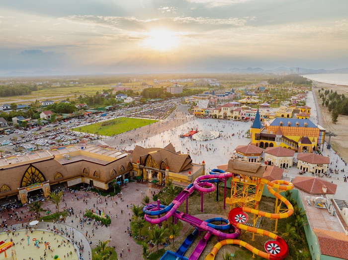 Quần thể du lịch & giải trí lớn hàng đầu Bắc Trung Bộ VinWonders Cửa Hội – khai trương 1/6/2024 240606_VP_TCBC Ky ket hop tac DSVN_A4.jpg