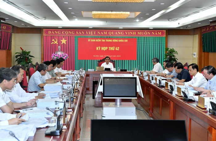 Từ ngày 12 đến ngày 14/6/2024, tại Hà Nội, Ủy ban Kiểm tra Trung ương đã họp Kỳ thứ 42. ubkt.jpg