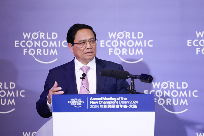 Thủ tướng Phạm Minh Chính chủ trì phiên thảo luận theo hình thức ăn sáng làm việc với Giáo sư Klaus Schwab, Nhà sáng lập kiêm Chủ tịch WEF và khoảng 20 lãnh đạo các tập đoàn lớn của WEF. Ảnh: Dương Giang/TTXVN t1.jpg