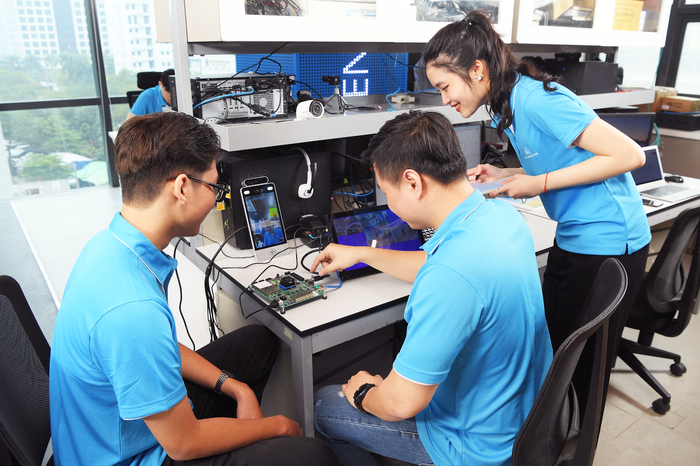 Sinh viên có cơ hội thực hành, thực tập và cơ hội việc làm rộng mở sau khi tốt nghiệp. cmc3.png