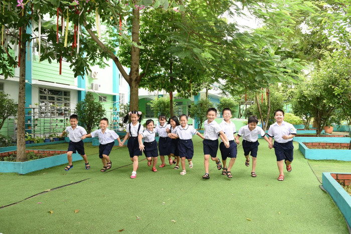 Trẻ đã sẵn sàng bước vào một mùa hè với nhiều hoạt động thú vị. Trẻ đã sẵn sàng bước vào một mùa hè với nhiều hoạt động thú vị.