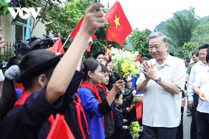 Chủ tịch nước Tô Lâm dự lễ khởi công xây dựng Trường mầm non Pác Bó. Chủ tịch nước Tô Lâm dự lễ khởi công xây dựng Trường mầm non Pác Bó.