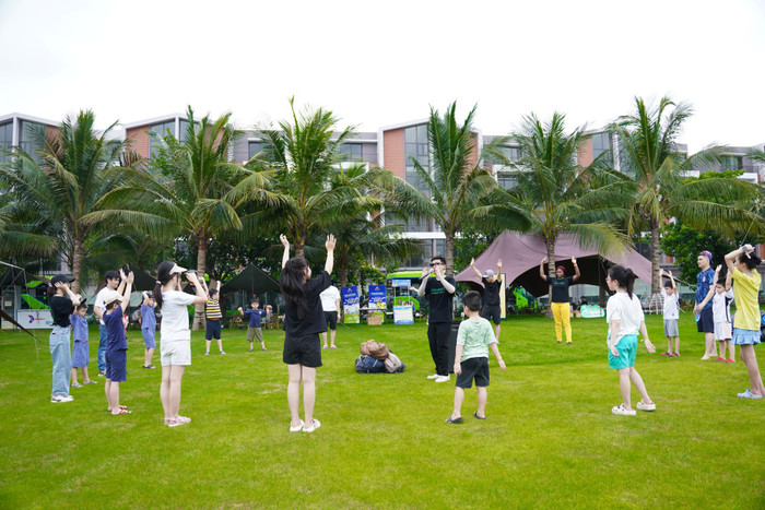 Hoạt động trại hè diễn ra vào các cuối tuần tại Vinhomes Ocean Park 3 (Ocean City) 240625_VHM_PR_CLB_ 3 5_Trai he Ocean Citty giai con khat thieu san choi o cho tre_A1.jpg