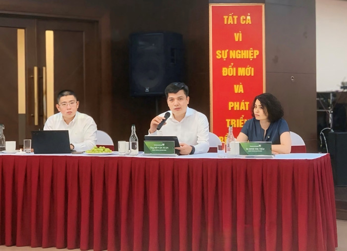 Ông Hồ Văn Tuấn - Phó Tổng Giám đốc, phụ trách Khối Vận hành và Công nợ phát biểu chỉ đạo tại hội thảo. Ông Hồ Văn Tuấn - Phó Tổng Giám đốc, phụ trách Khối Vận hành và Công nợ phát biểu chỉ đạo tại hội thảo.