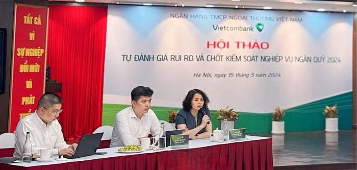 Bà Đinh Thị Thái - Phó Tổng Giám đốc phụ trách Khối QLRR phát biểu chỉ đạo tại hội thảo. Bà Đinh Thị Thái - Phó Tổng Giám đốc phụ trách Khối QLRR phát biểu chỉ đạo tại hội thảo.