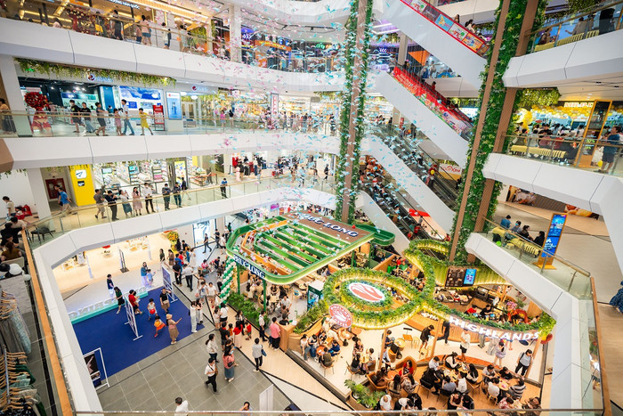 Vincom Mega Mall Grand Park là trung tâm thương mại đầu tiên tại Việt Nam được xây dựng với chủ đề “Park-In-Mall”. 260627_VCR_TCBC khai truong TTTM_A4.JPG