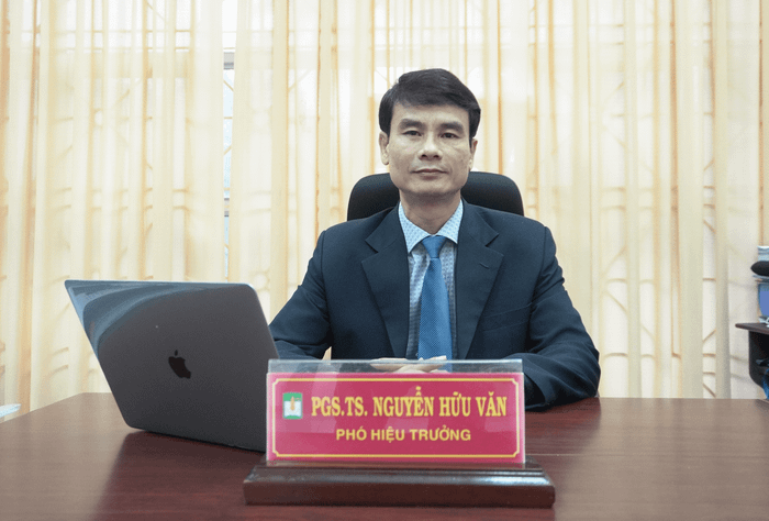 Phó Giáo sư, Tiến sĩ Nguyễn Hữu Văn, Phó Hiệu trưởng Trường Đại học Nông Lâm, Đại học Huế. Ảnh: NVCC 2_thay Van-min.png