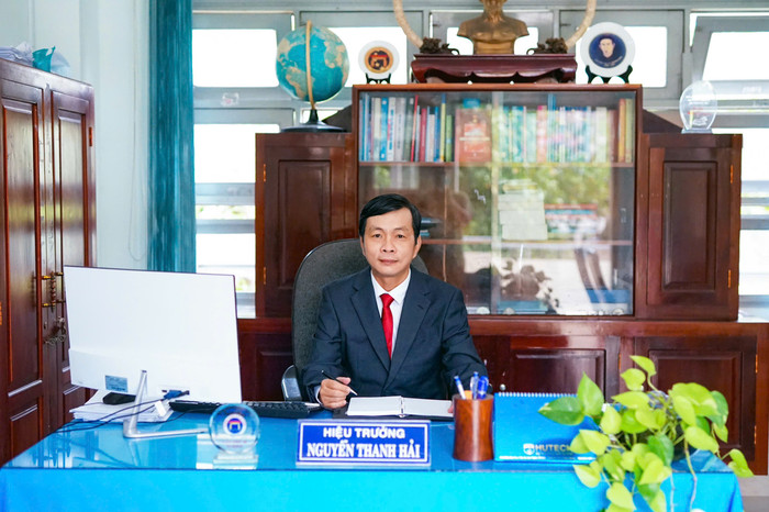 Thầy Nguyễn Thanh Hải - Hiệu trưởng Trường Trung học phổ thông Trương Định. Ảnh: website nhà trường 485dd452551ddd43840c.jpg