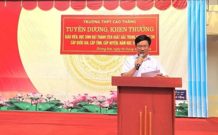 Thầy Hồ Tiến Dương - Hiệu trưởng Trường Trung học phổ thông Cao Thắng. Ảnh: wensite nhà trường thay-duong1.jpg