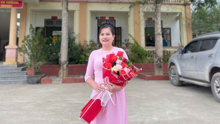 Cô Hoàng Thị Nguyệt - Giáo viên Trường Phổ thông dân tộc bán trú Trung học cơ sở Trung Thịnh. Ảnh: NVCC anh-2-9220.jpg