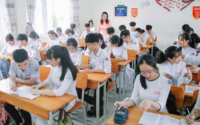Một tiết học tại Trường Trung học phổ thông Hồ Nghinh (huyện Duy Xuyên, tỉnh Quảng Nam). Ảnh: website nhà trường z6706002790222-ee566cb2e2480fa38fd3ddac388ab9dc.jpg