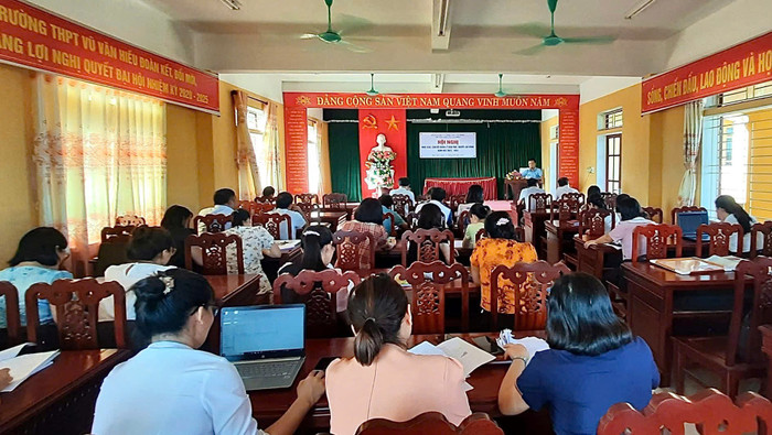 Giáo viên Trường Trung học phổ thông Vũ Văn Hiếu tại Hội nghị Nhà giáo, cán bộ quản lý giáo dục, người lao động. Ảnh: Trường Trung học phổ thông Vũ Văn Hiếu - Ninh Bình 2d82028a60cbe895b1da.jpg