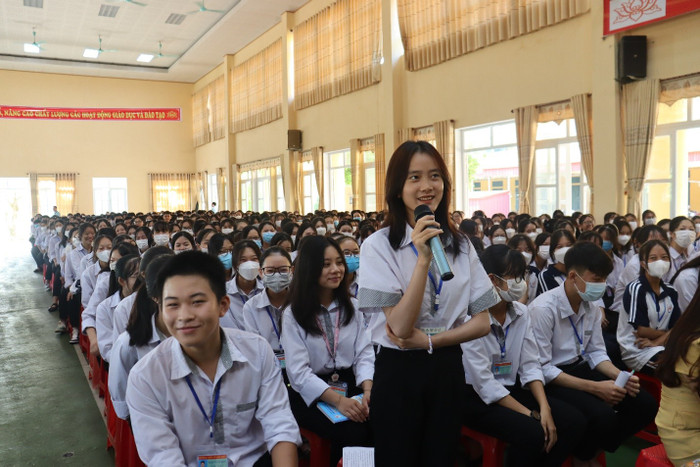 Học sinh Trường Trung học phổ thông Vũ Văn Hiếu trong một hoạt động ngoại khóa. Ảnh: Sở Giáo dục và Đào tạo tỉnh Nam Định. 2022-09-21-07-36-185.jpg