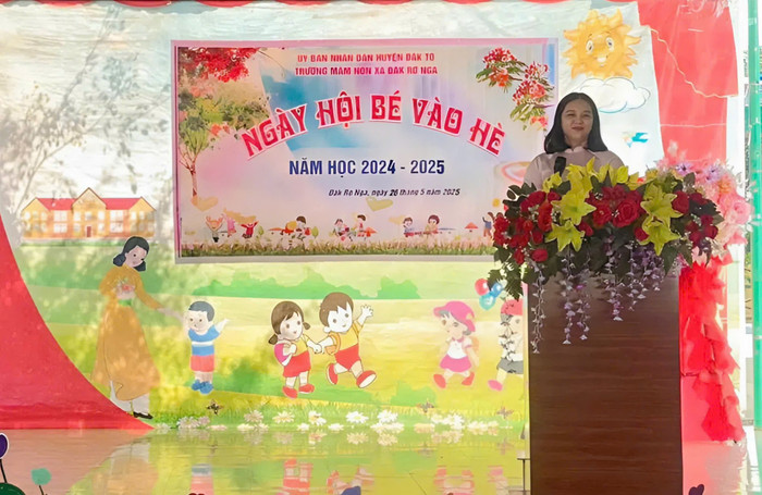 Cô Bùi Thị Thanh Trang - Hiệu trưởng Trường Mầm non xã Đăk Rơ Nga. Ảnh: website nhà trường z6818556149704-d82b9930e3d1986f983b87248108889e.jpg