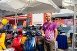 Người Hà Nội rộn ràng đổi xe xăng lấy xe máy điện