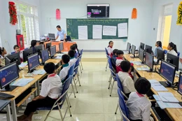 Thầy giáo vùng cao "thắp lửa" đam mê môn Tin học cho học sinh dân tộc thiểu số Pa Cô