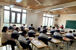 Thi tốt nghiệp THPT 2026: Nhiều trường tỷ lệ chọn môn KHTN và khoa học xã hội dần cân bằng