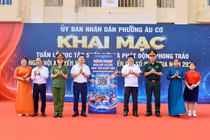 Các đại biểu tham gia chương trình.