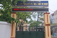Khi Tạp chí phản ánh, cơ sở dạy thêm gỡ biển, GV THPT Ngô Thì Nhậm báo cáo gì?