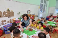 Dự kiến được hưởng phụ cấp ưu đãi 45-80%, thu nhập GV mầm non ra sao?