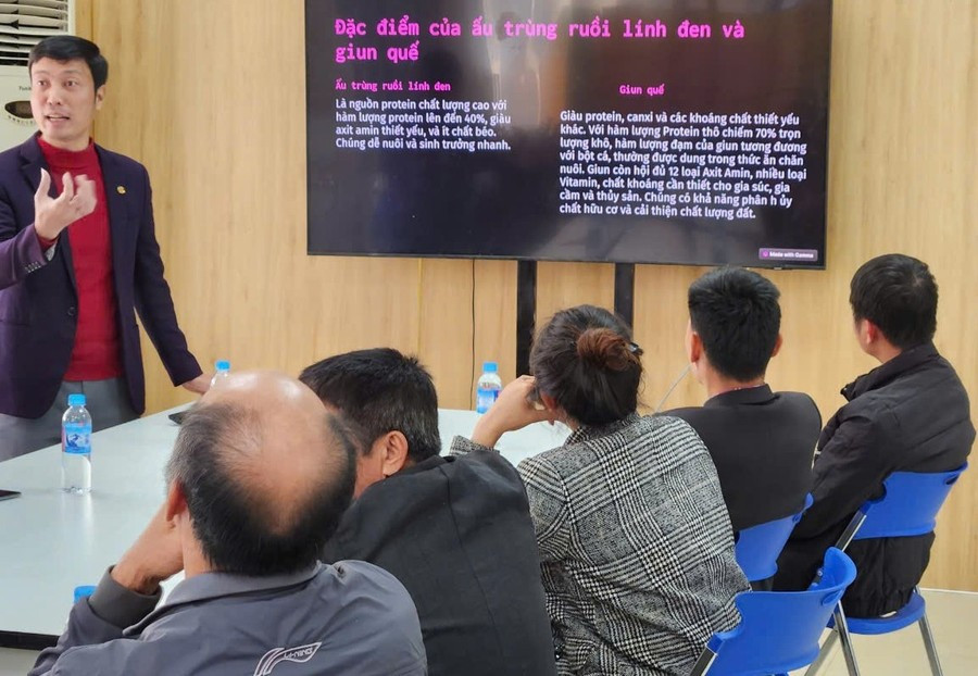 Tập huấn kiến thức và kỹ thuật cho các hộ dân năm 2024. Ảnh: HDU