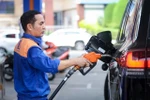 Chính thức giảm thuế đối với xăng, dầu