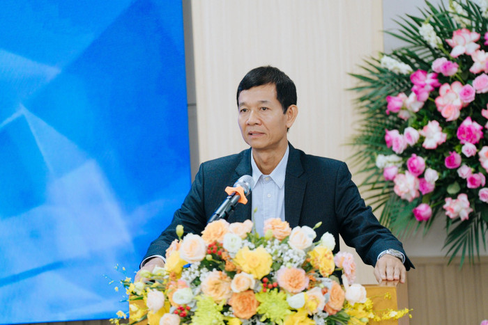 Phó Giáo sư, Tiến sĩ Hoàng Đình Phi - Hiệu trưởng Trường Quản trị và Kinh doanh, Đại học Quốc gia Hà Nội. Ảnh website nhà trường. thay-phi-2.jpg